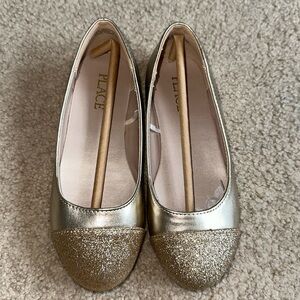Girls Gold Flat Shoes - Sz 12
